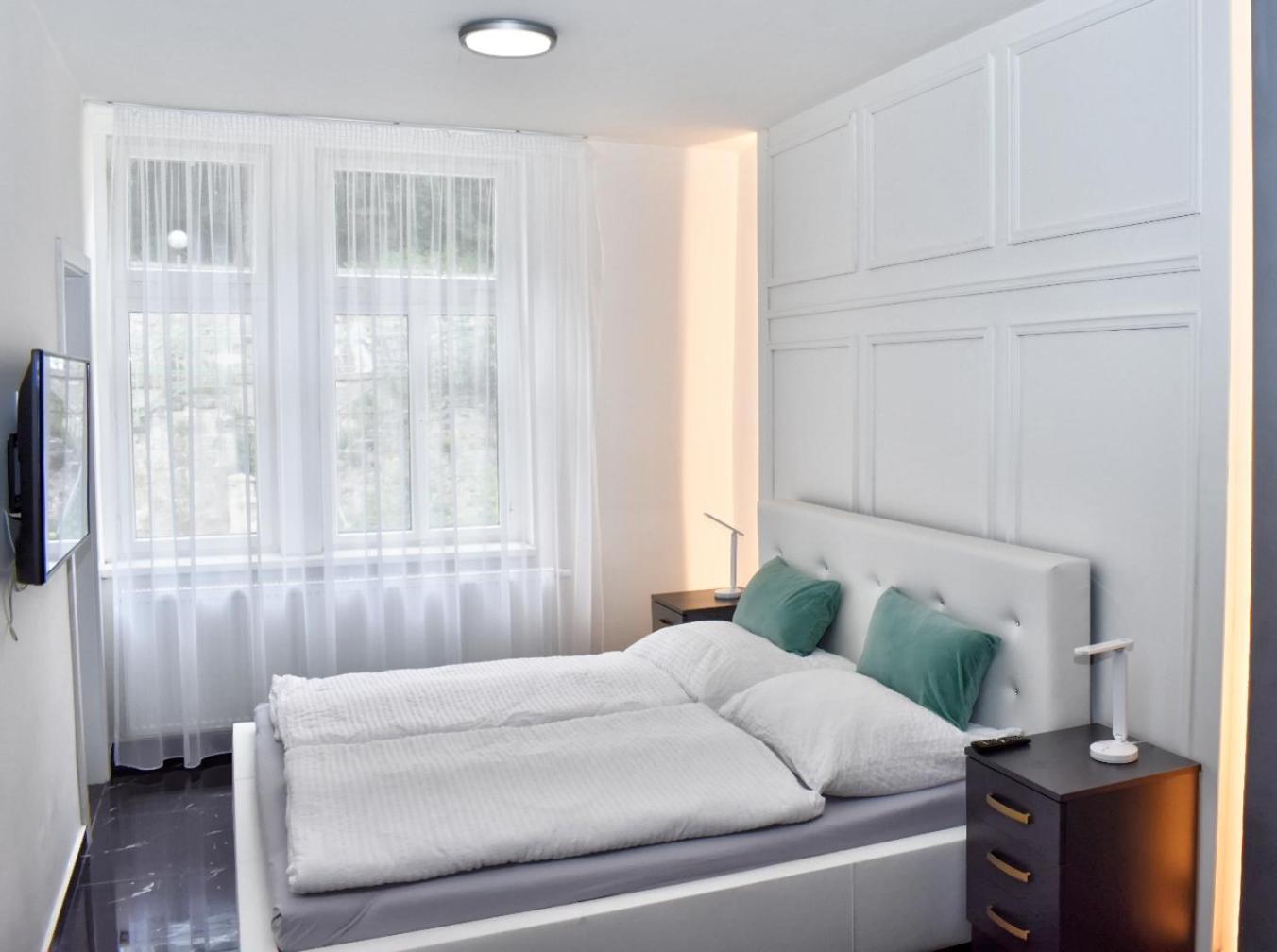 Boutique Apartment Owned By Emperor Peter The Great With 2 Balconies & Jacuzzi 카를로비바리 외부 사진